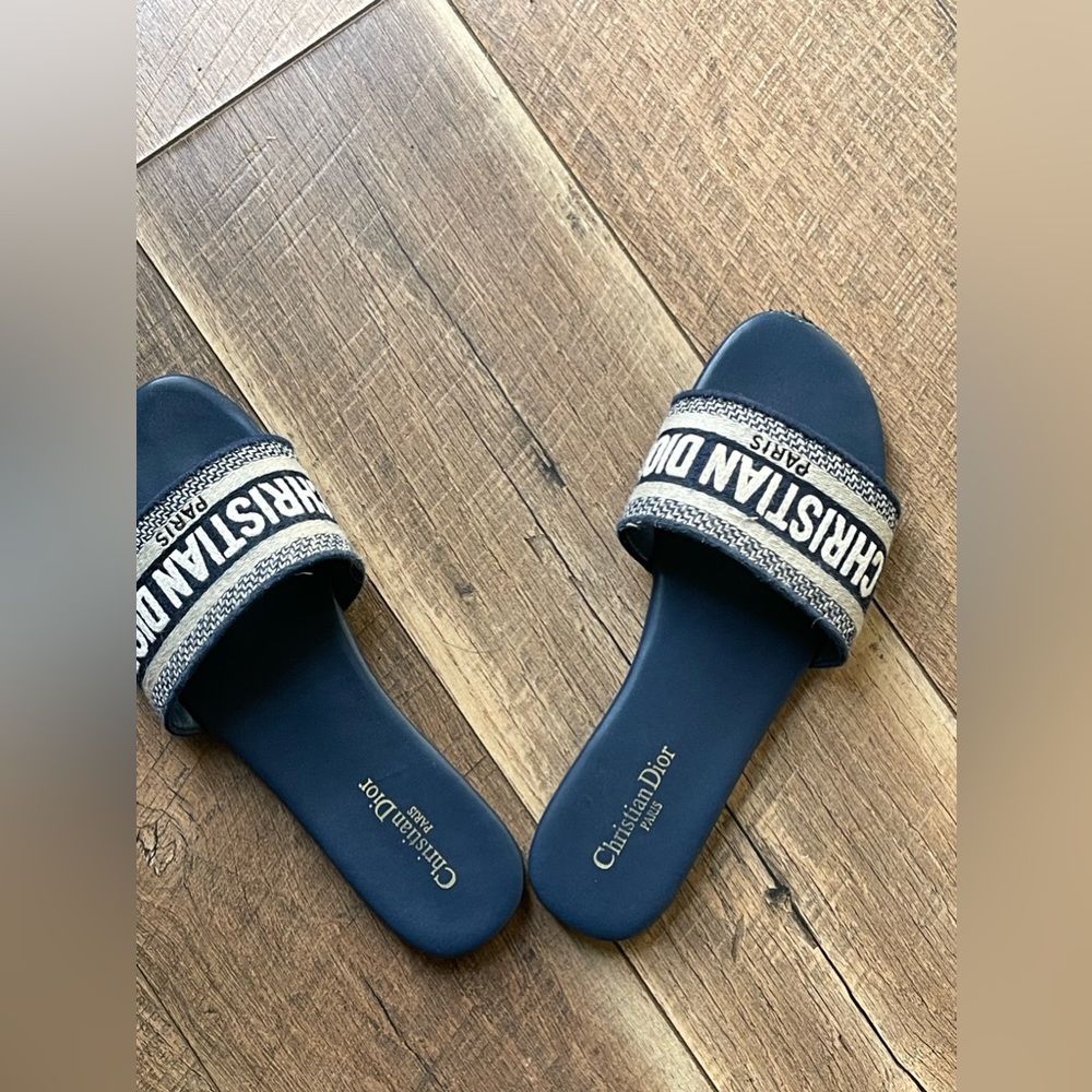 Fashion sandals